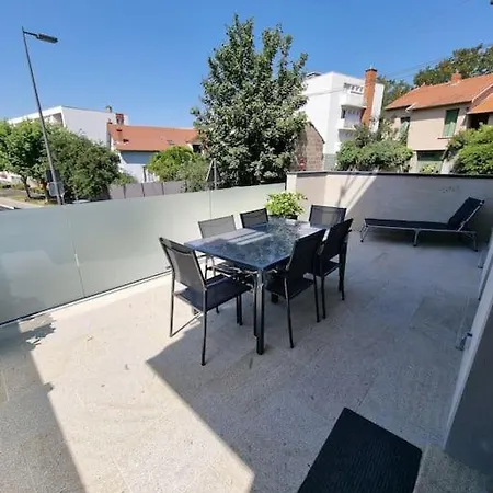Le Funchal #clim#terrasse Клермон-Ферран